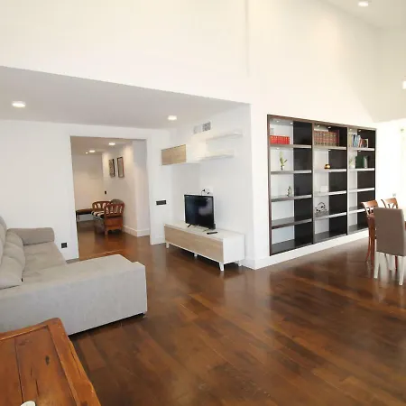 Las Flores Apartment *